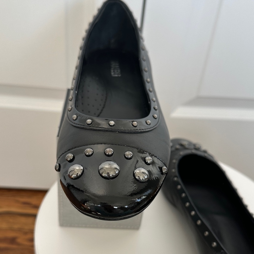 Vaneli Black Studded Patent Leather Cap Toe Rubber Bottom Balet Flats Size 10.5 - Picture 5 of 10